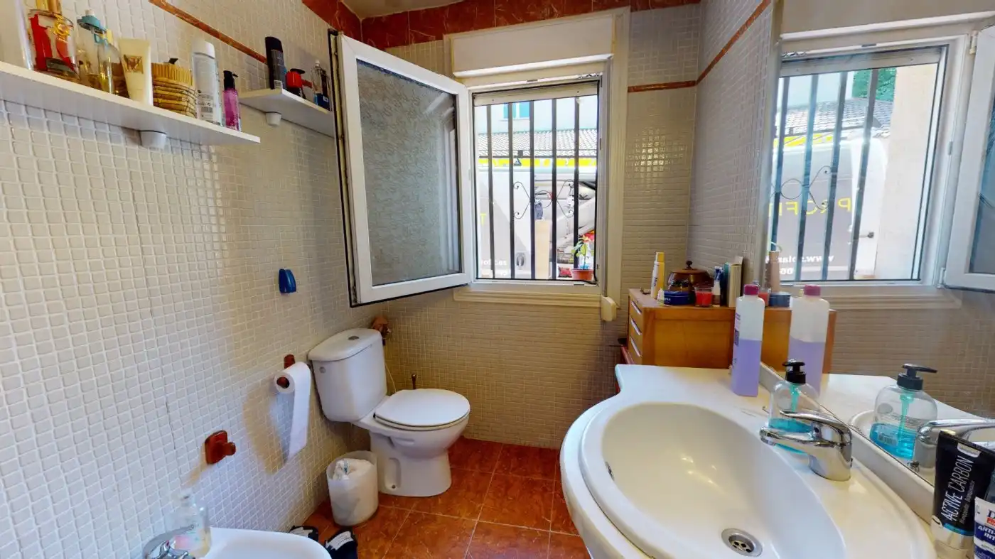 Baño de Casa o chalet en venta en Villalbilla con Calefacción, Jardín privado y Terraza