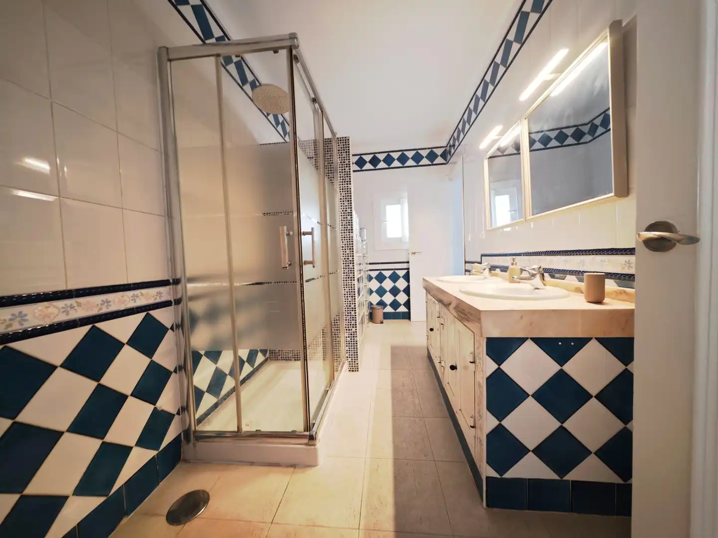 Badezimmer von Haus oder Chalet zur Miete in Alhaurín de la Torre mit Klimaanlage, Heizung und Privatgarten