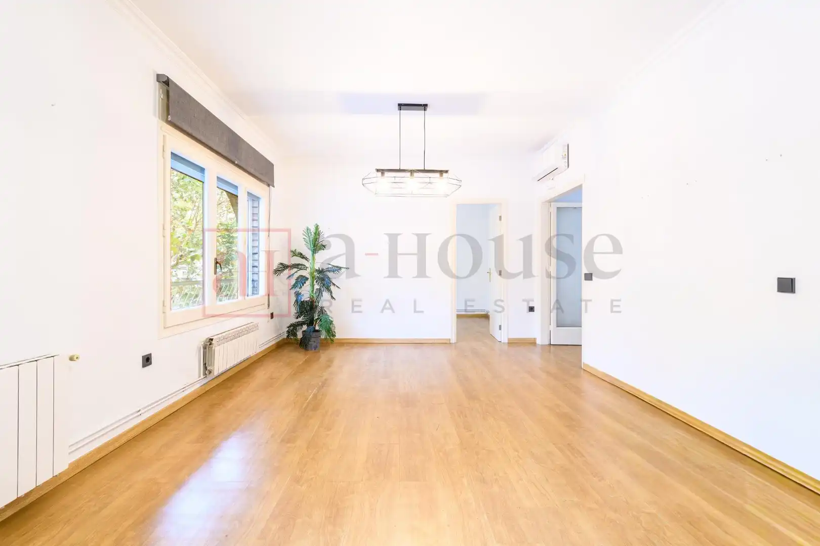 Sala de estar de Piso en venta en Barcelona con Aire acondicionado, Calefacción y Parquet