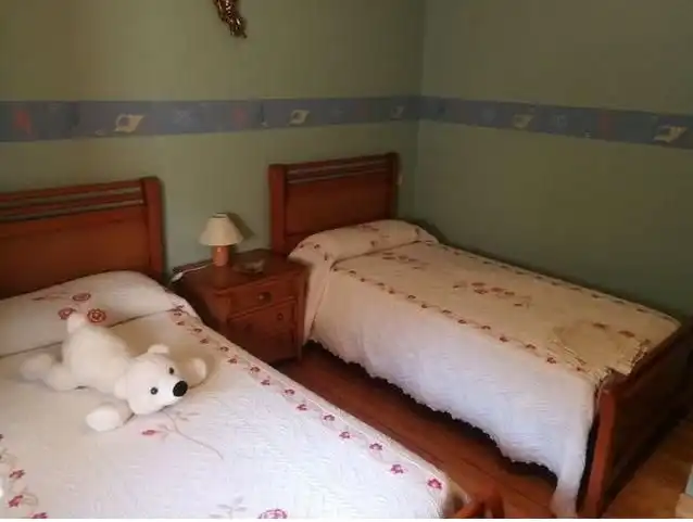 Dormitori de Casa o xalet de lloguer en Undués de Lerda amb Calefacció, Parquet i Traster