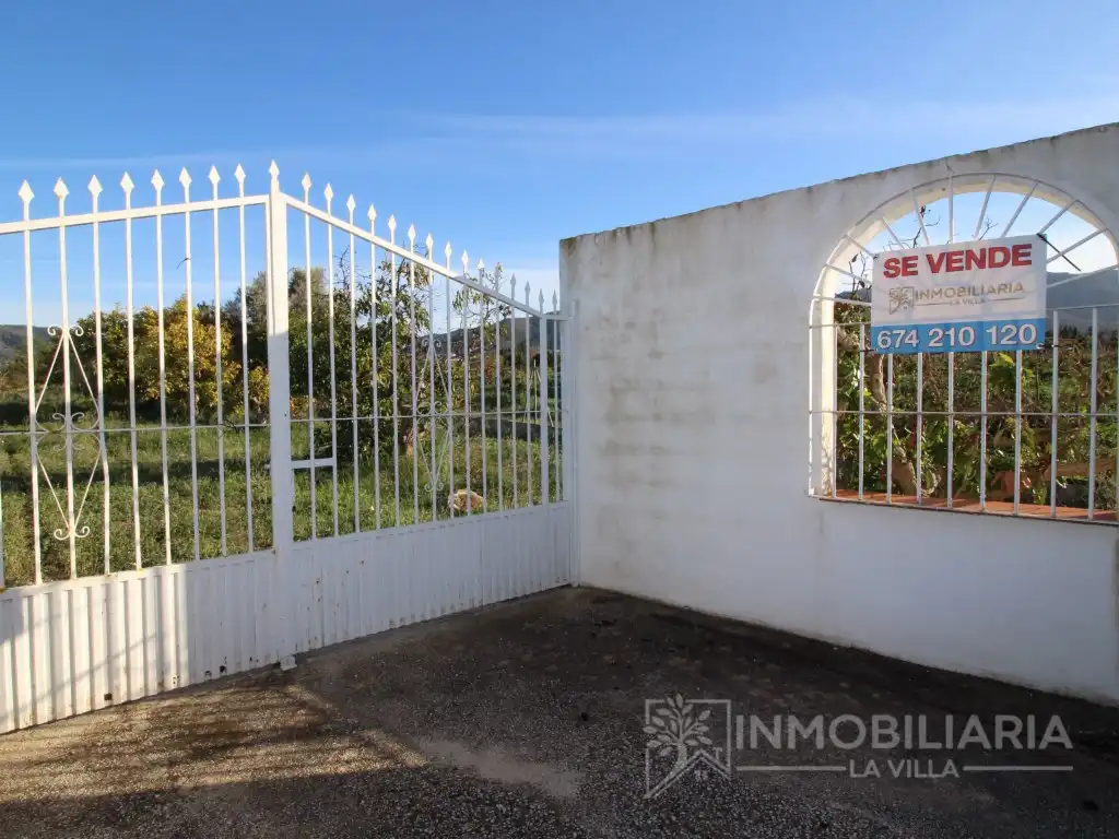 Vista exterior de Finca rústica en venda en Alhaurín de la Torre amb Terrassa