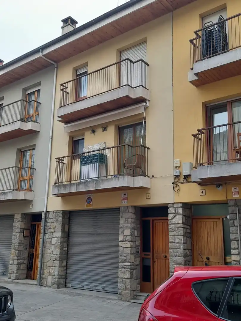 Vista exterior de Casa adosada en venta en Campdevànol con Calefacción, Terraza y Trastero