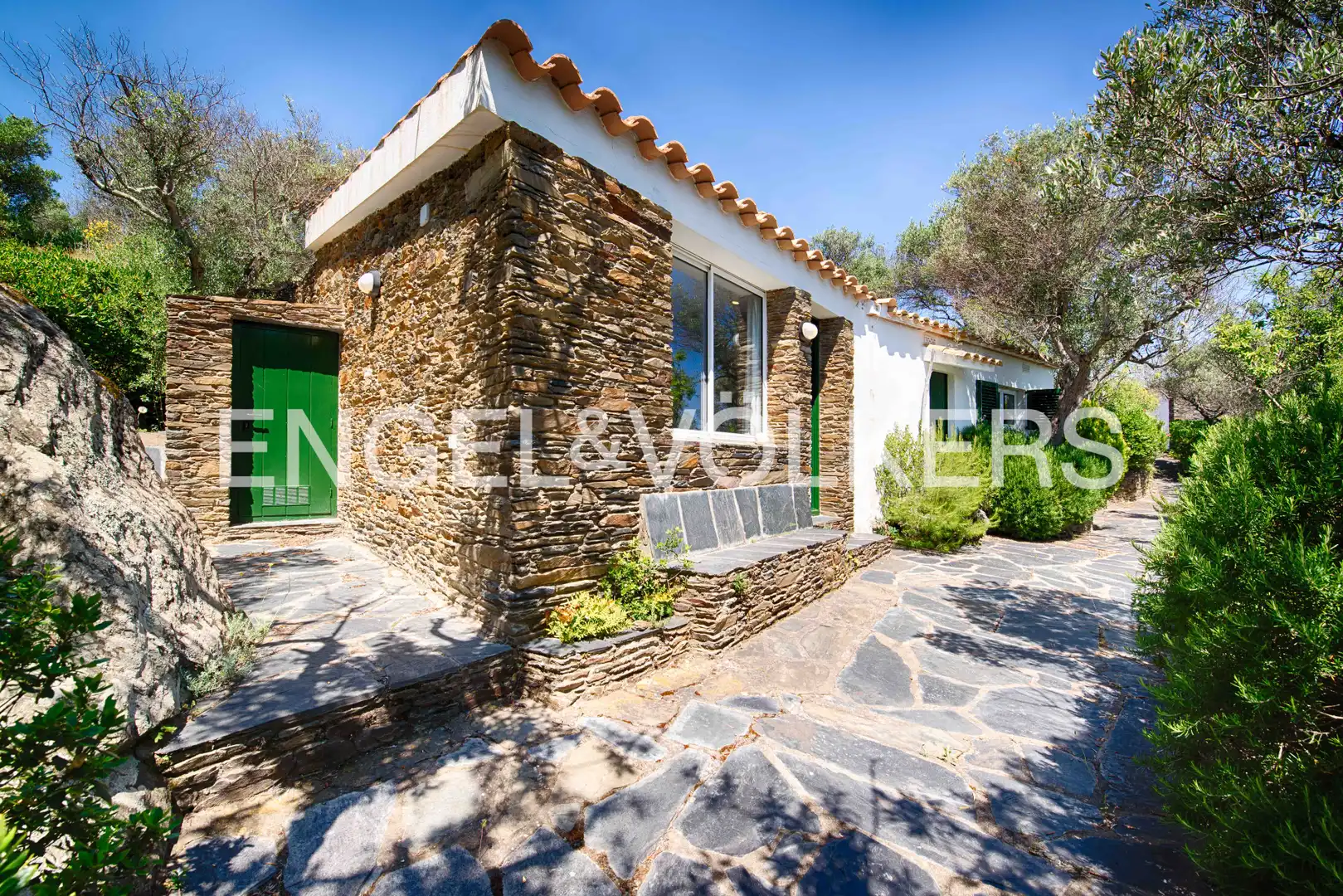 Vista exterior de Casa o xalet en venda en Cadaqués amb Jardí privat, Terrassa i Moblat