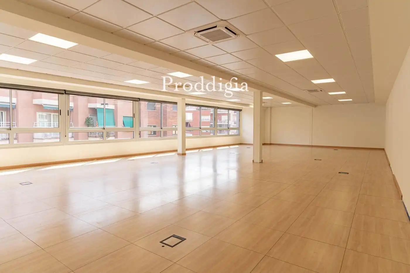 Office for rent in Barcelona  with Air Conditioner and Terrace