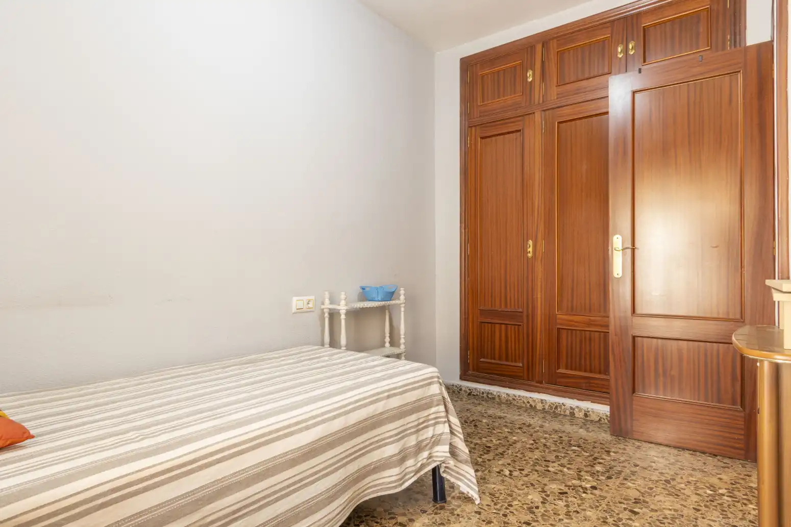 Bedroom of Houses for sale in Valencia  with Heating, Terrace and Storage room