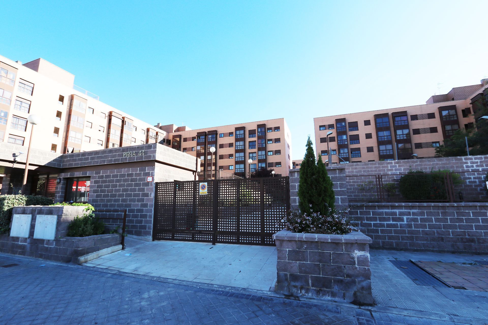 Exterior view of Garage for sale in  Madrid Capital