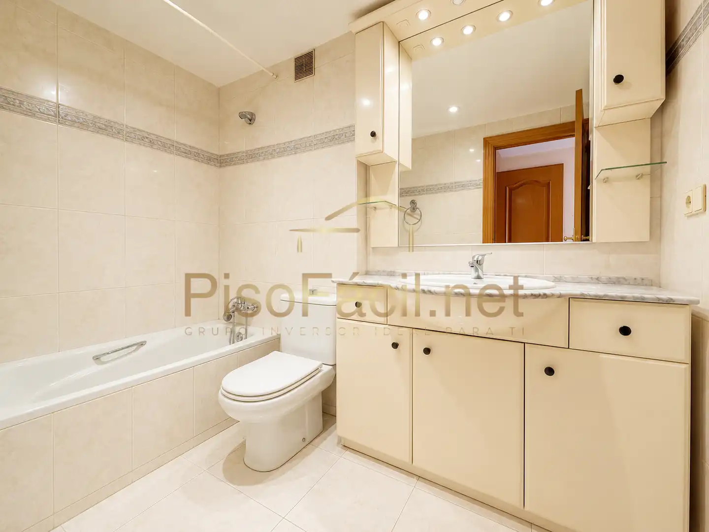 Baño de Piso en venta en Móstoles con Calefacción y Piscina comunitaria