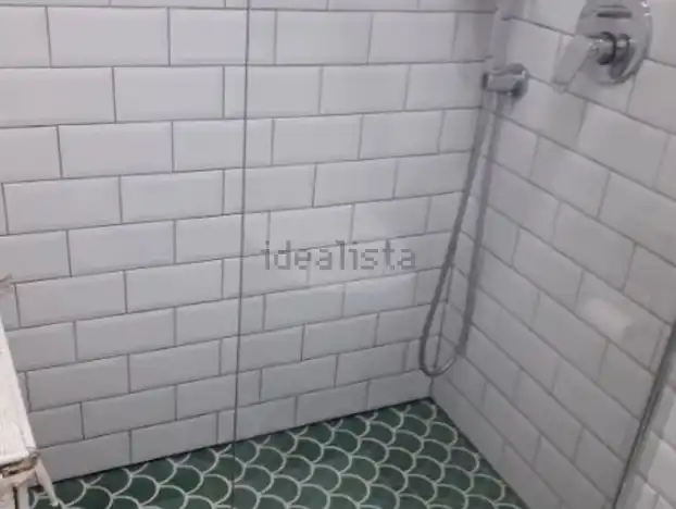 Baño de Estudio de alquiler en Estepona con Aire acondicionado, Calefacción y Jardín privado