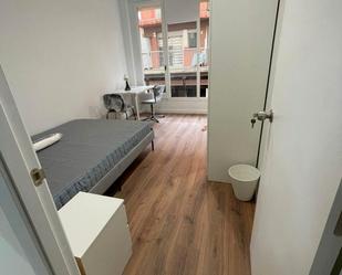 Bedroom of Flat to share in Badalona  with Heating and Washing machine