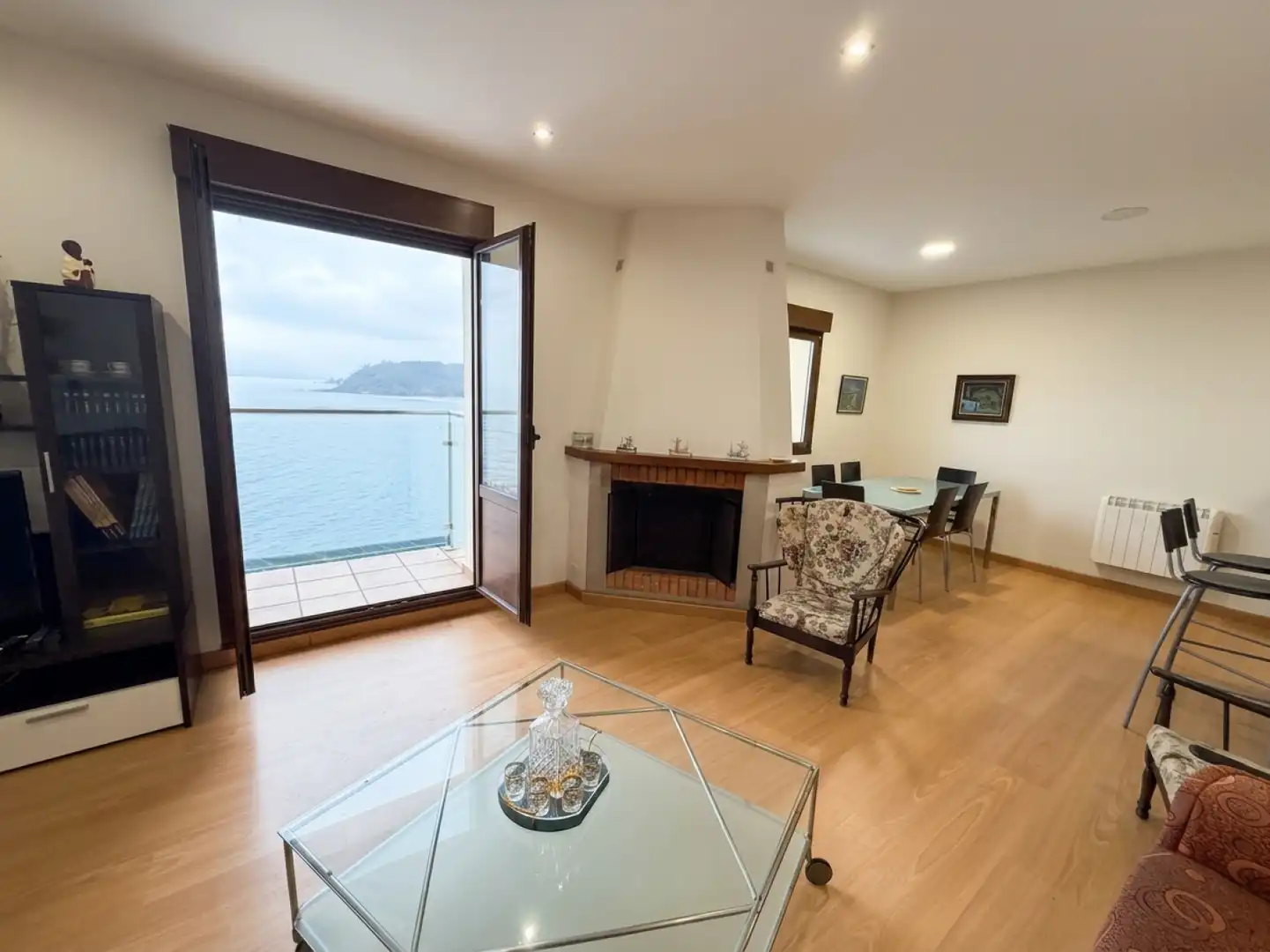 Living room of Flat for sale in Colunga  with Heating, Furnished and Balcony
