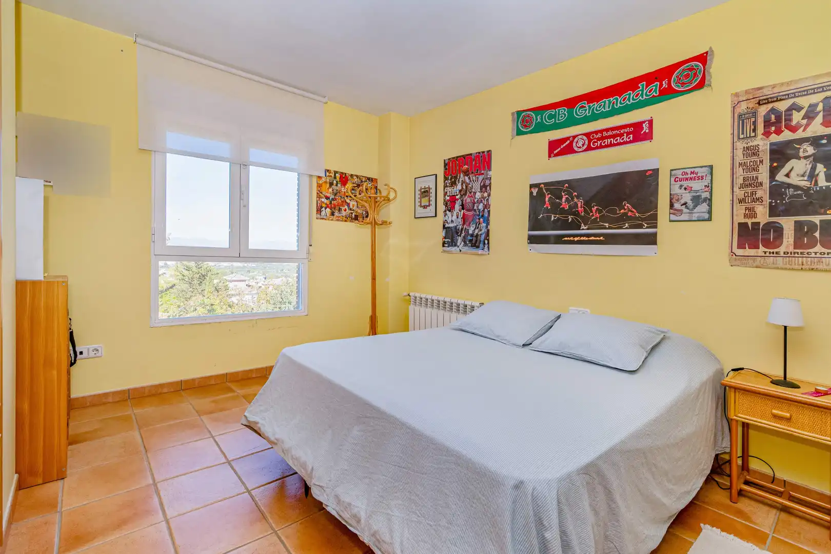Dormitori de Casa o xalet en venda en La Zubia amb Calefacció i Jardí privat