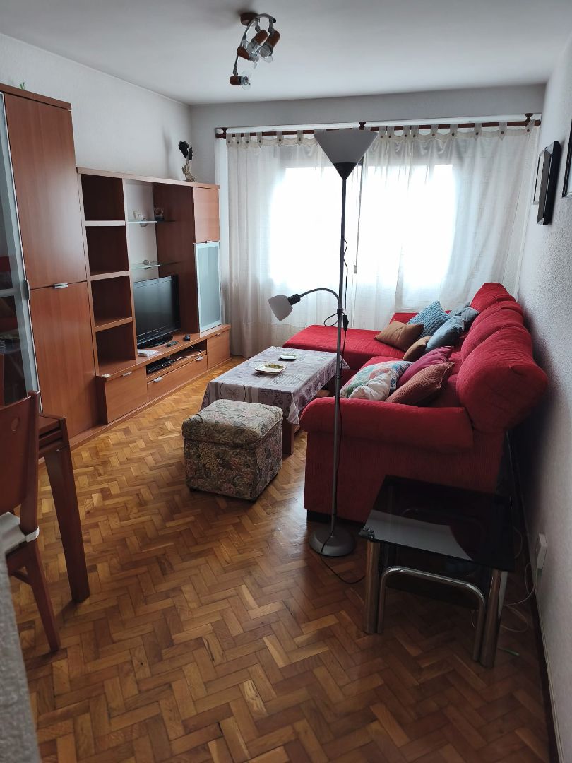Sala d'estar de Pis de lloguer en  Zaragoza Capital amb Calefacció, Moblat i Forn