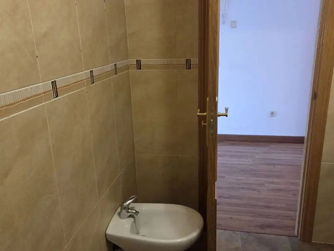 Baño de Piso en venta en Fuensalida con Aire acondicionado