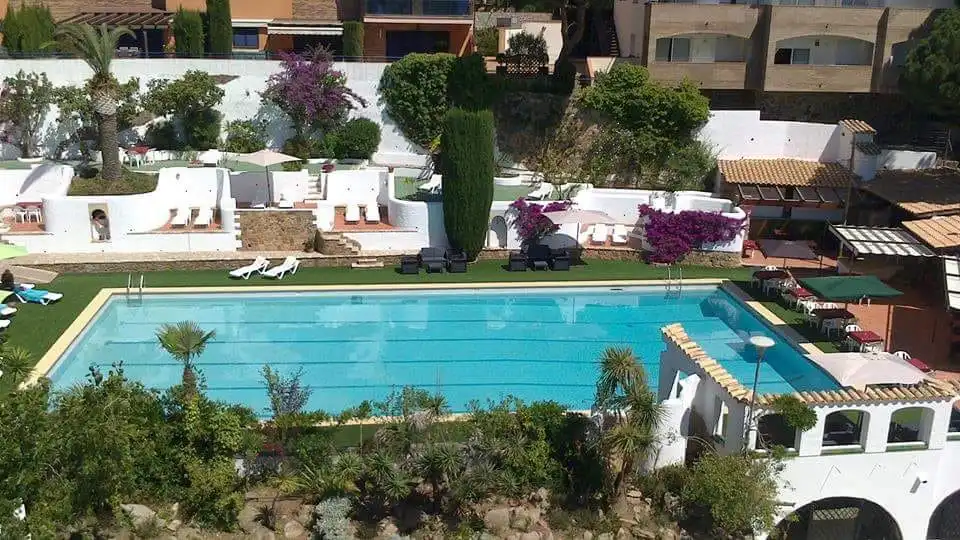 Piscina de Edificio en venta en Castell d'Aro, Platja d'Aro i s'Agaró con Piscina comunitaria