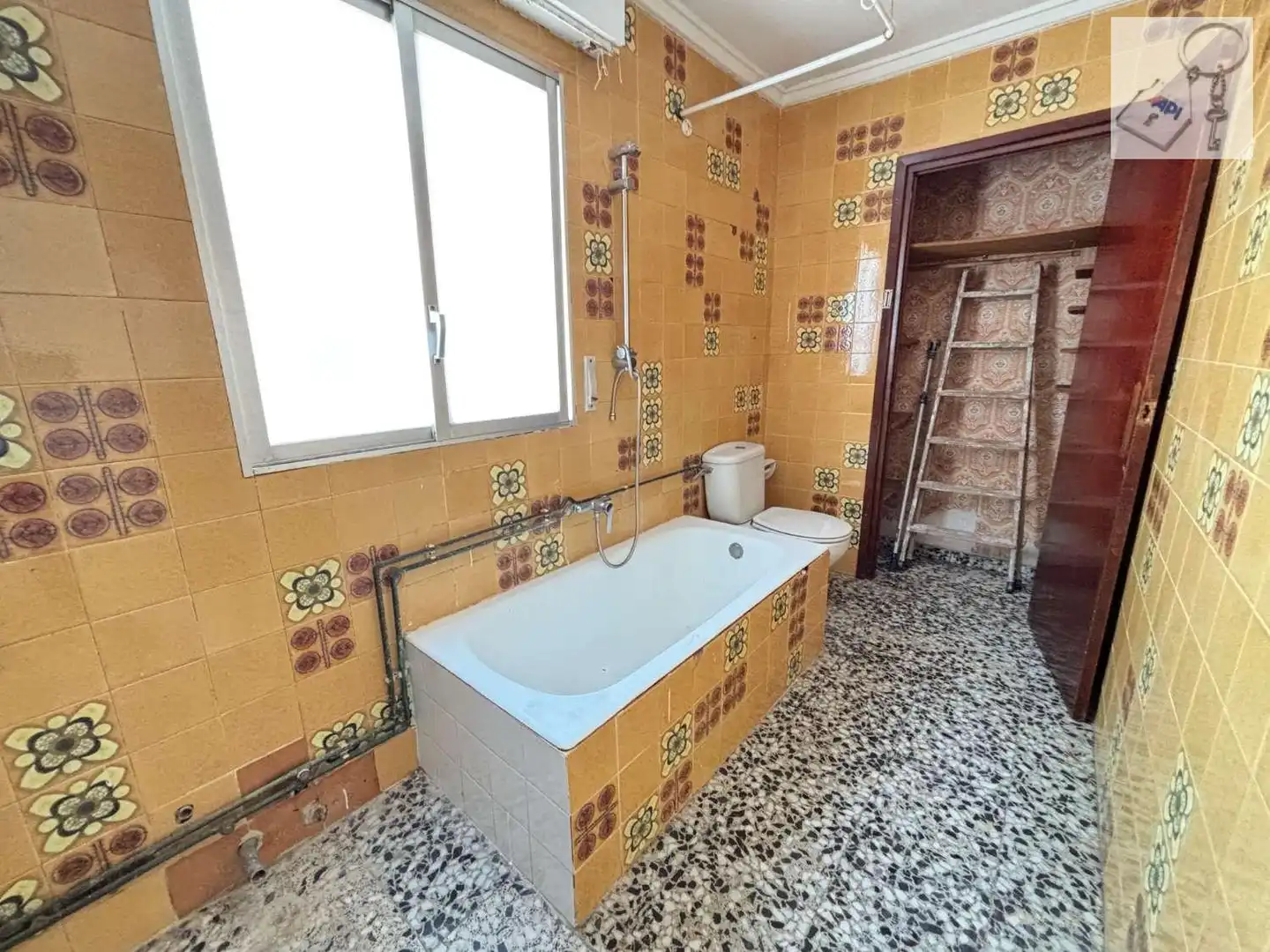 Bathroom of Flat for sale in Dénia  with Terrace
