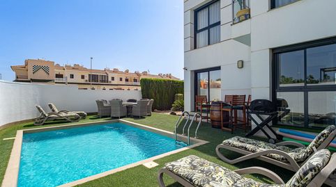 Descubre esta impresionante villa independiente en Euromarina, construida en 2018, que ofrece confort moderno, amplios espacios y, imatge 3