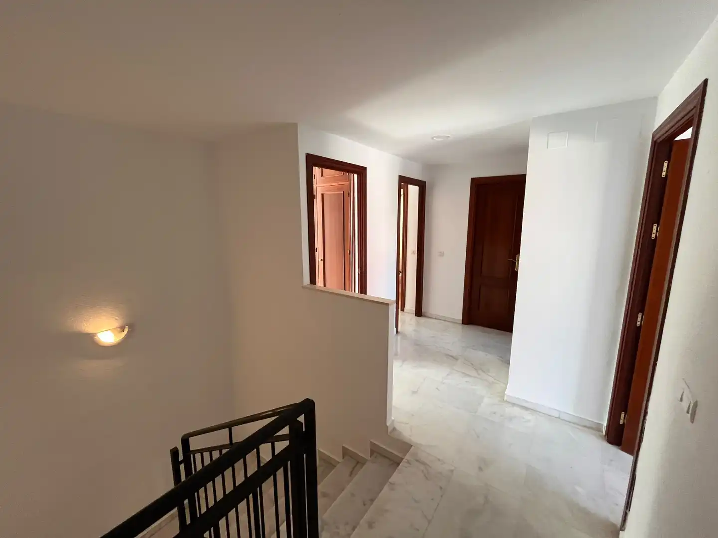 Casa aparellada amb piscina en venda a Colegio Europa, imagen 15