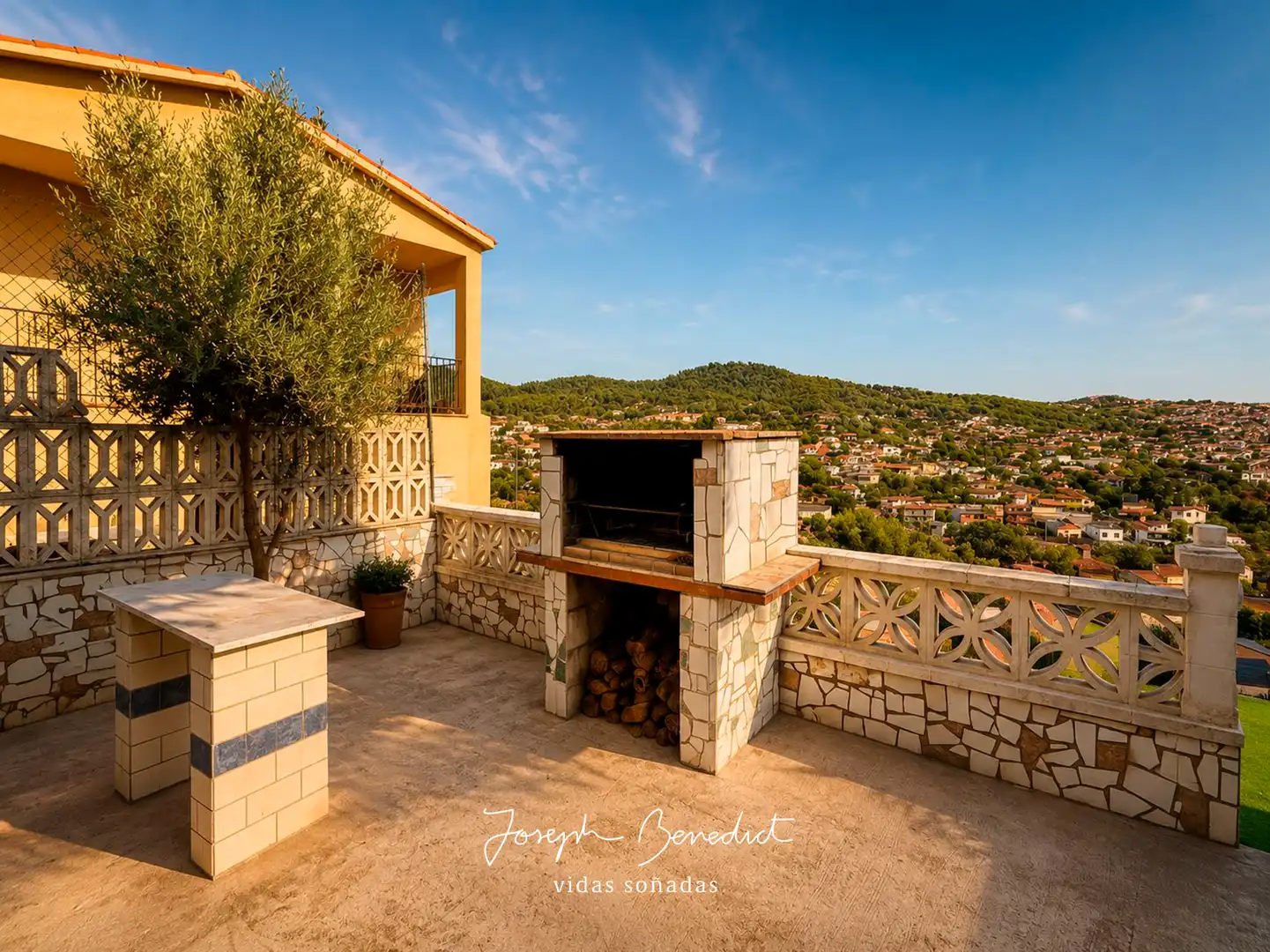Terrassa de Casa o xalet en venda en Sant Vicenç Dels Horts amb Aire condicionat, Calefacció i Jardí privat
