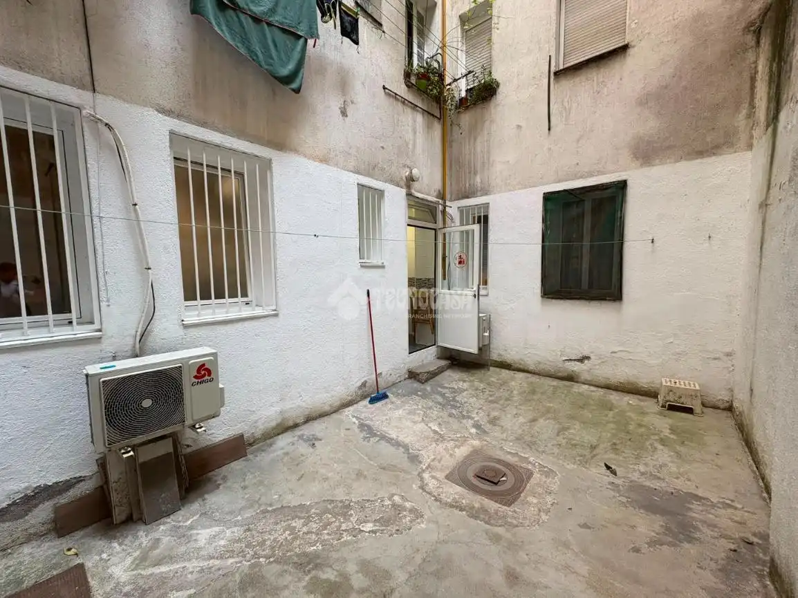 Flat for sale in Madrid  with Air Conditioner and Furnished