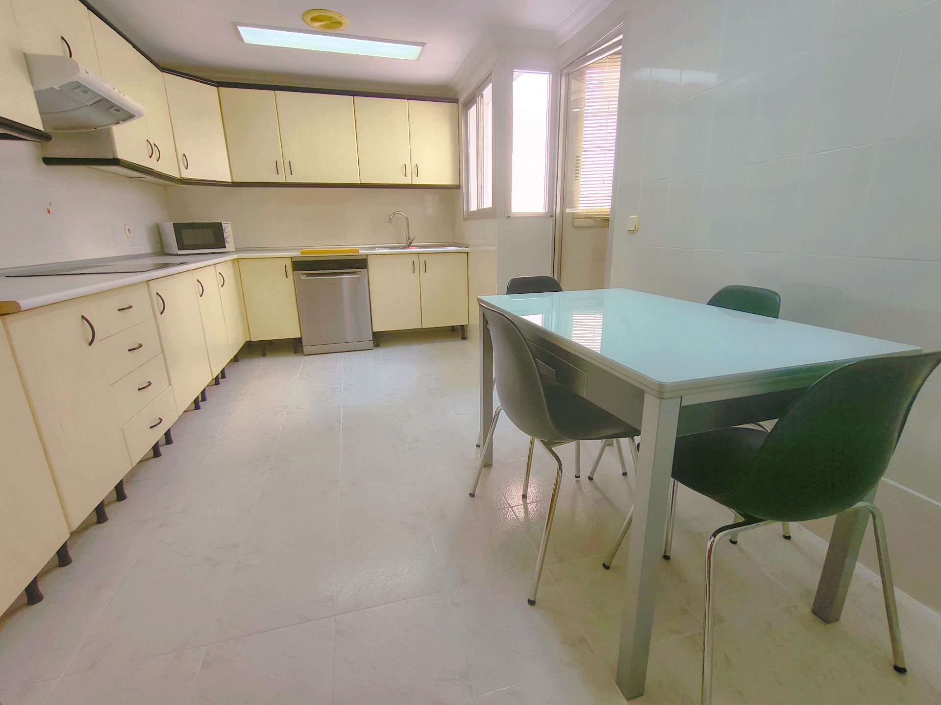 Kitchen of Flat to rent in Alicante / Alacant  with Air Conditioner, Terrace and Furnished
