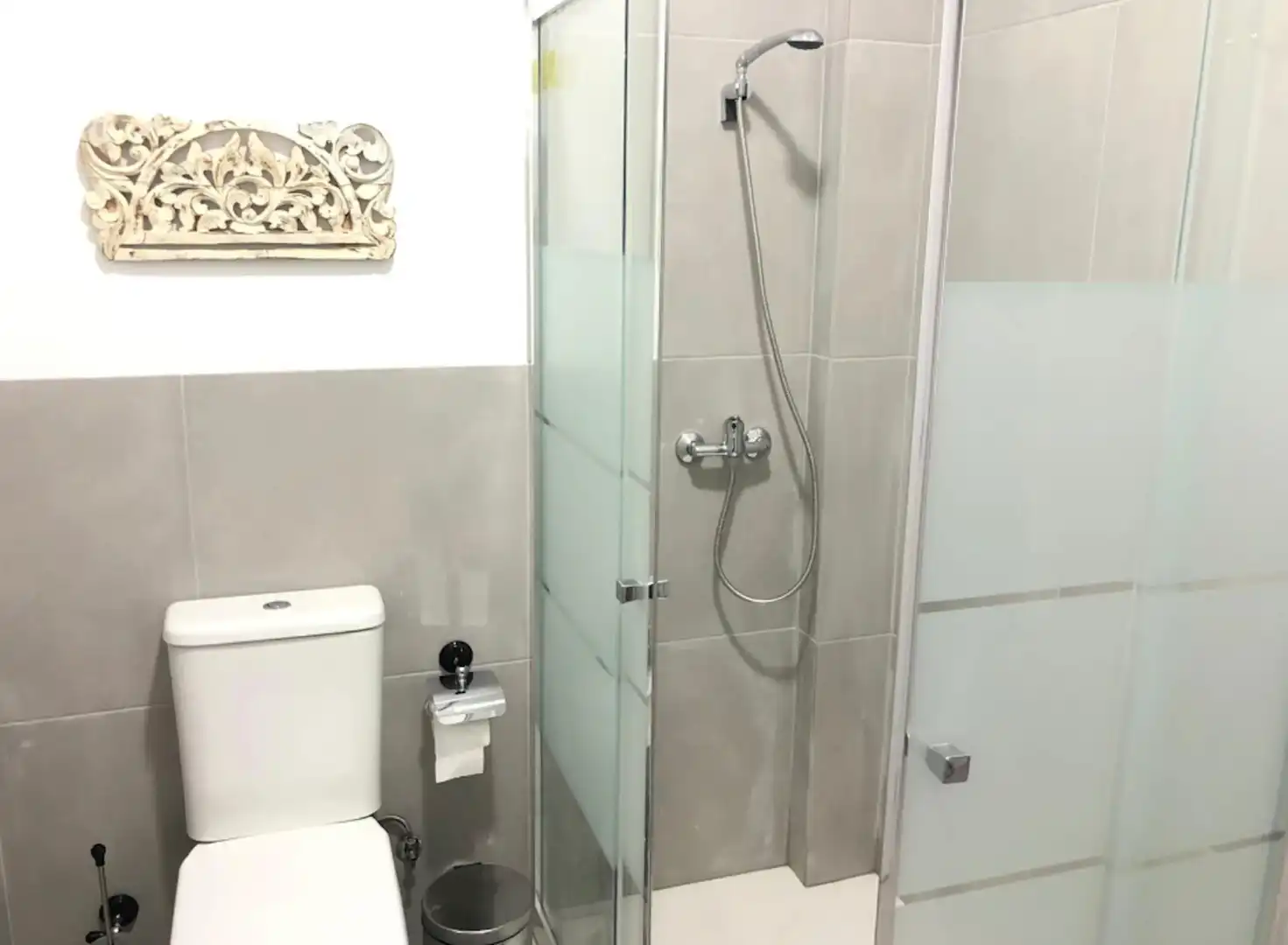 Baño de Piso para compartir en Casco Antiguo