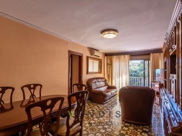 Piso con balcón en venta en Can Mariner