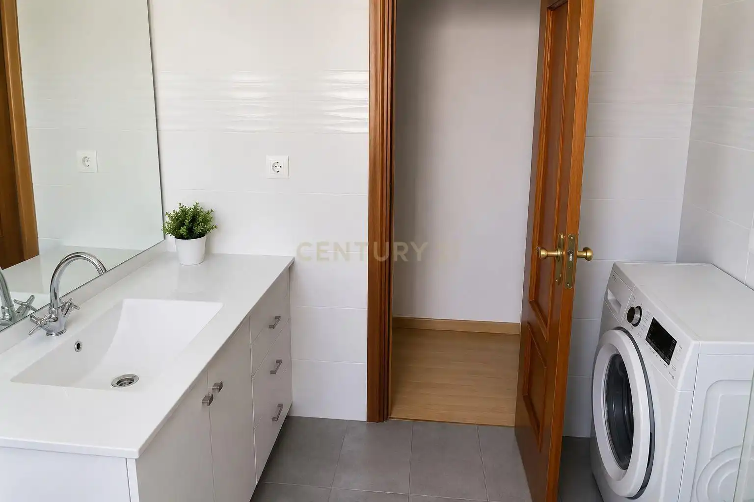 Baño de Apartamento de alquiler en Valencia con Amueblado