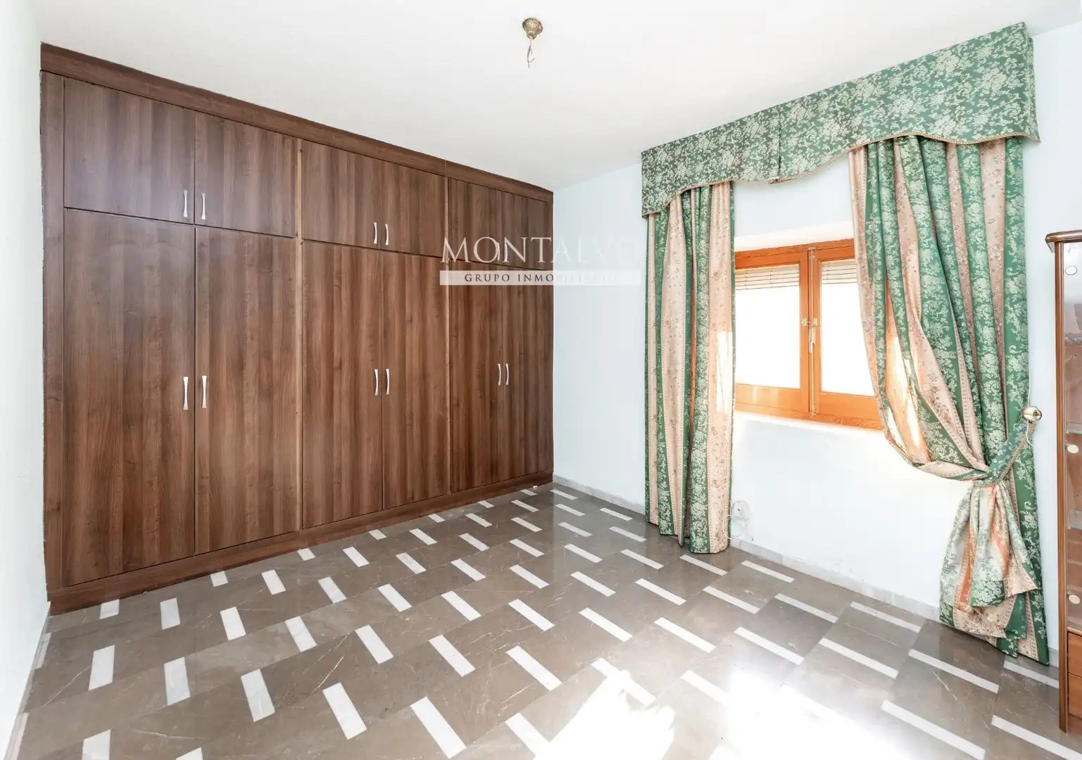 Dormitori de Casa o xalet en venda en Atarfe