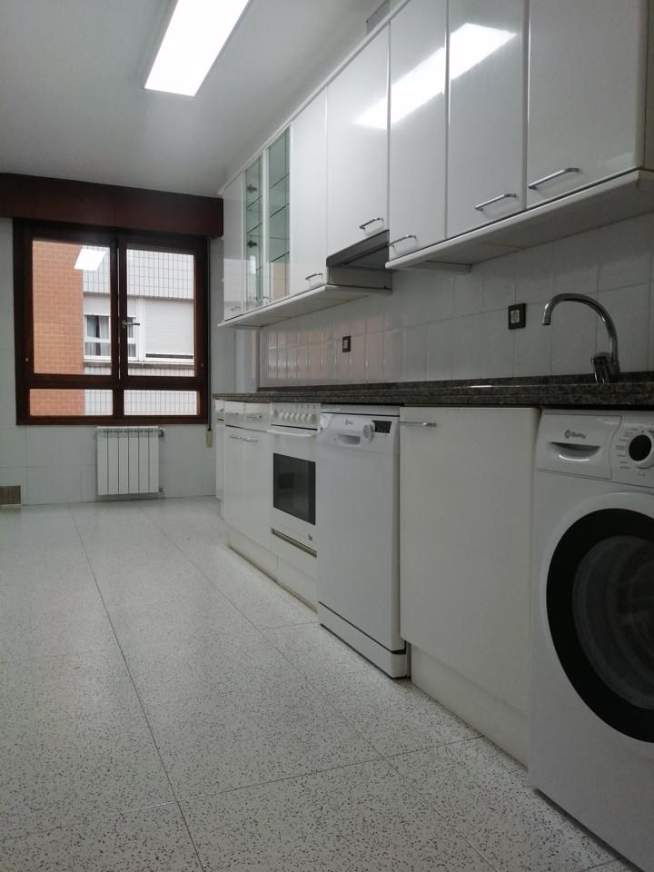 Kitchen of Flat to rent in Gijón   with Heating and Storage room
