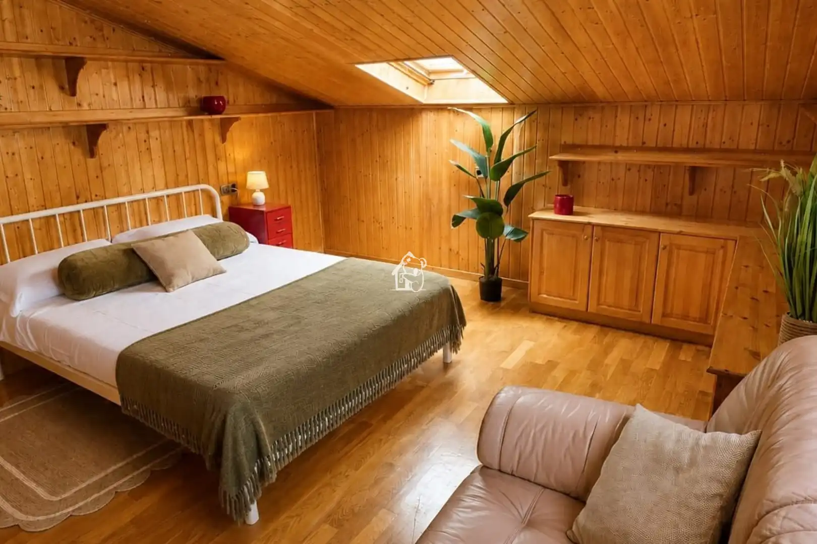 Schlafzimmer von Dachboden zur Miete in Torrevieja mit Klimaanlage, Privatgarten und Terrasse