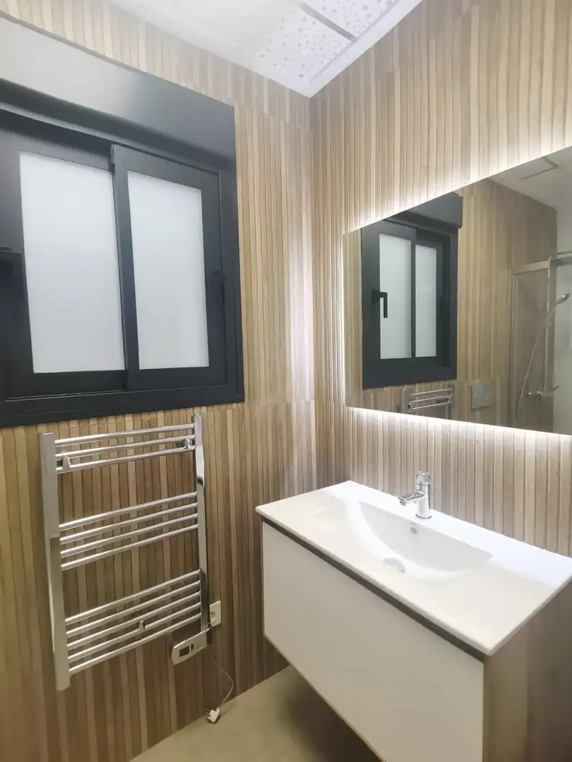 Baño de Apartamento en venta en Torrevieja con Piscina comunitaria