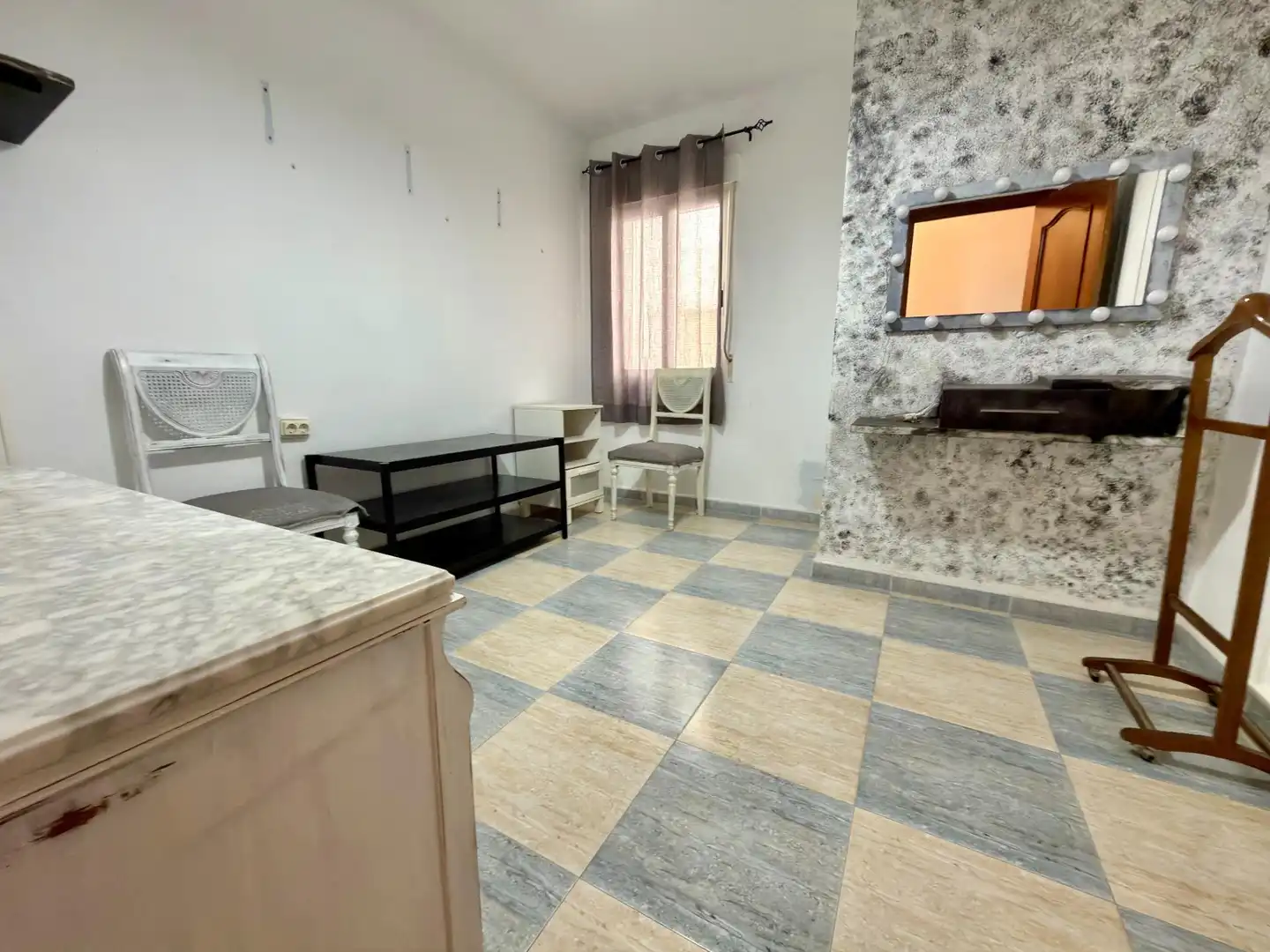 Sala de estar de Piso en venta en Córdoba con Terraza, Trastero y Amueblado