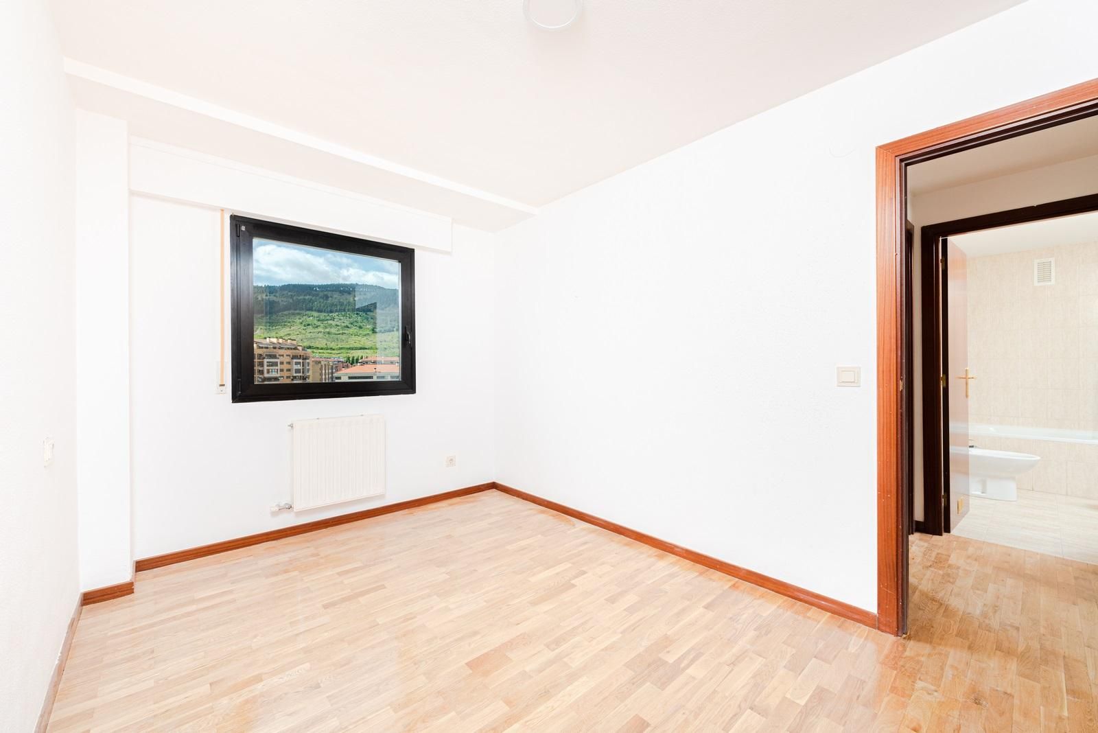 Bedroom of Flat for sale in  Pamplona / Iruña  with Storage room and Balcony