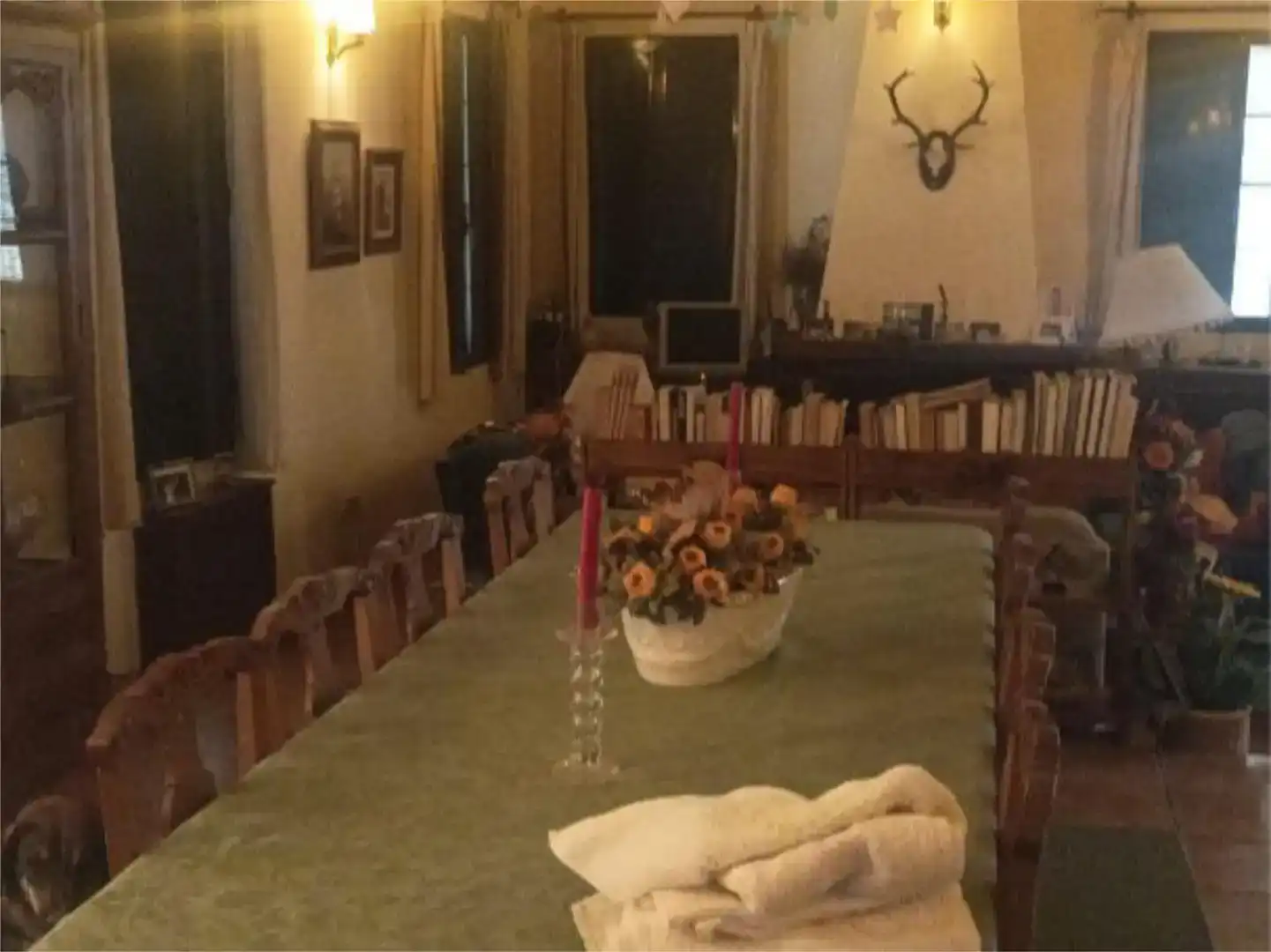 Menjador de Pis en venda en Alanís amb Jardí privat, Piscina i Moblat