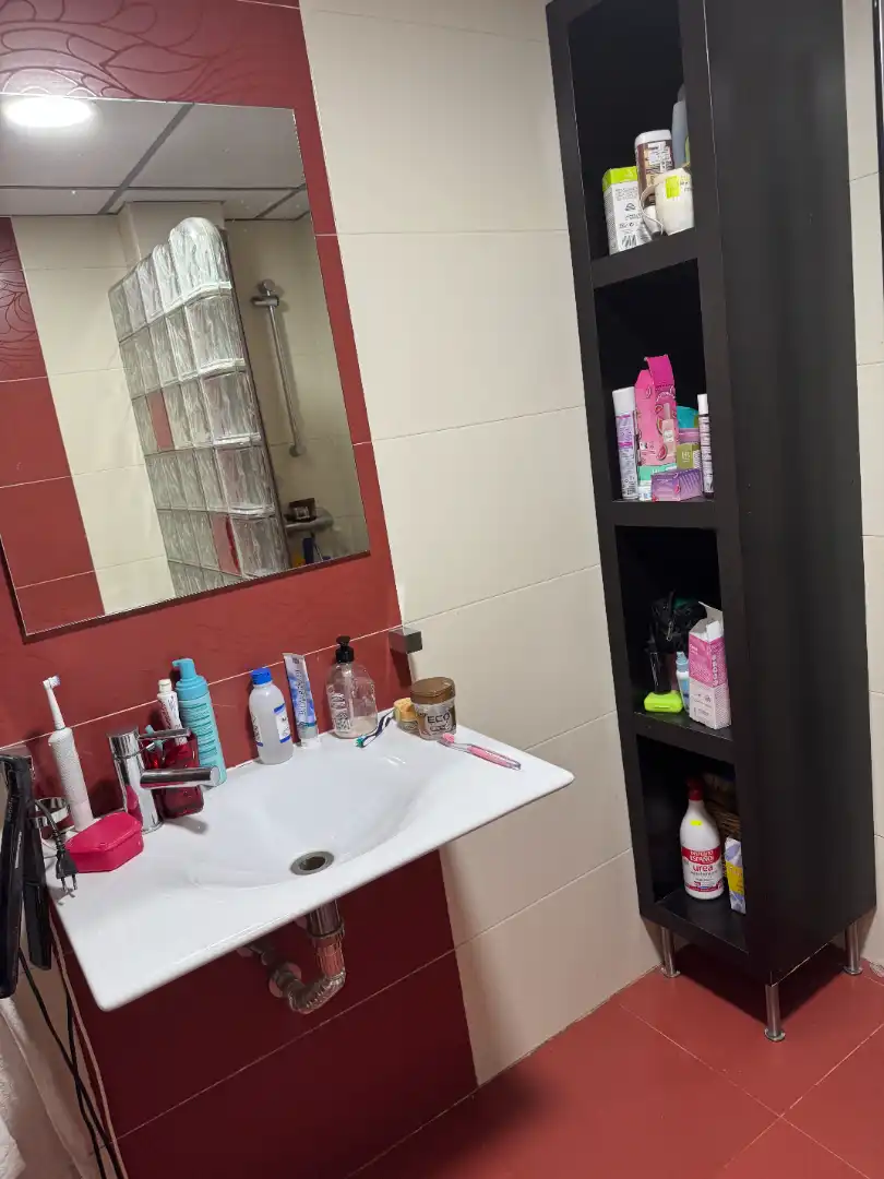 Bathroom of Flat for sale in Sevilla  with Air Conditioner, Heating and Terrace