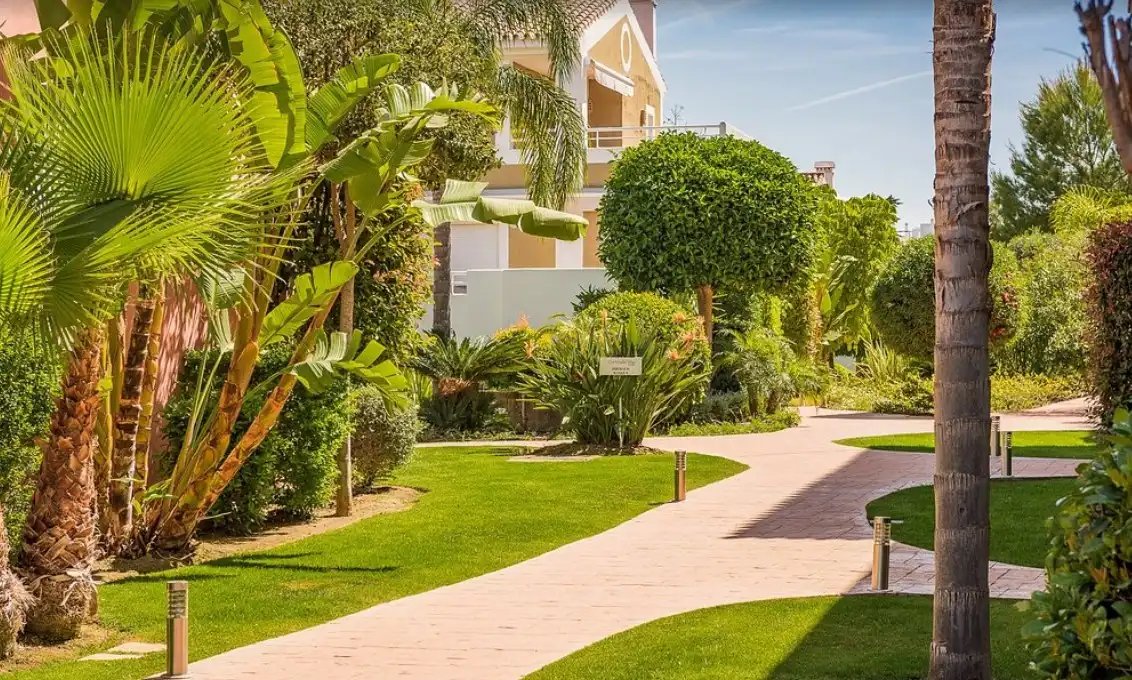 Jardí de Planta baixa en venda en Estepona amb Aire condicionat, Jardí privat i Terrassa