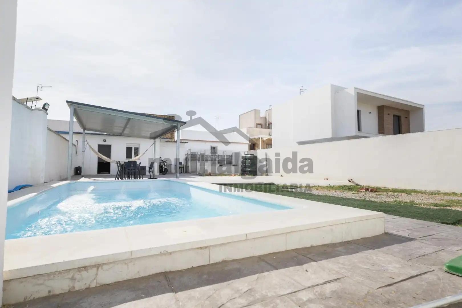Swimming pool of Country homes for sale in Sanlúcar de Barrameda  with Swimming Pool