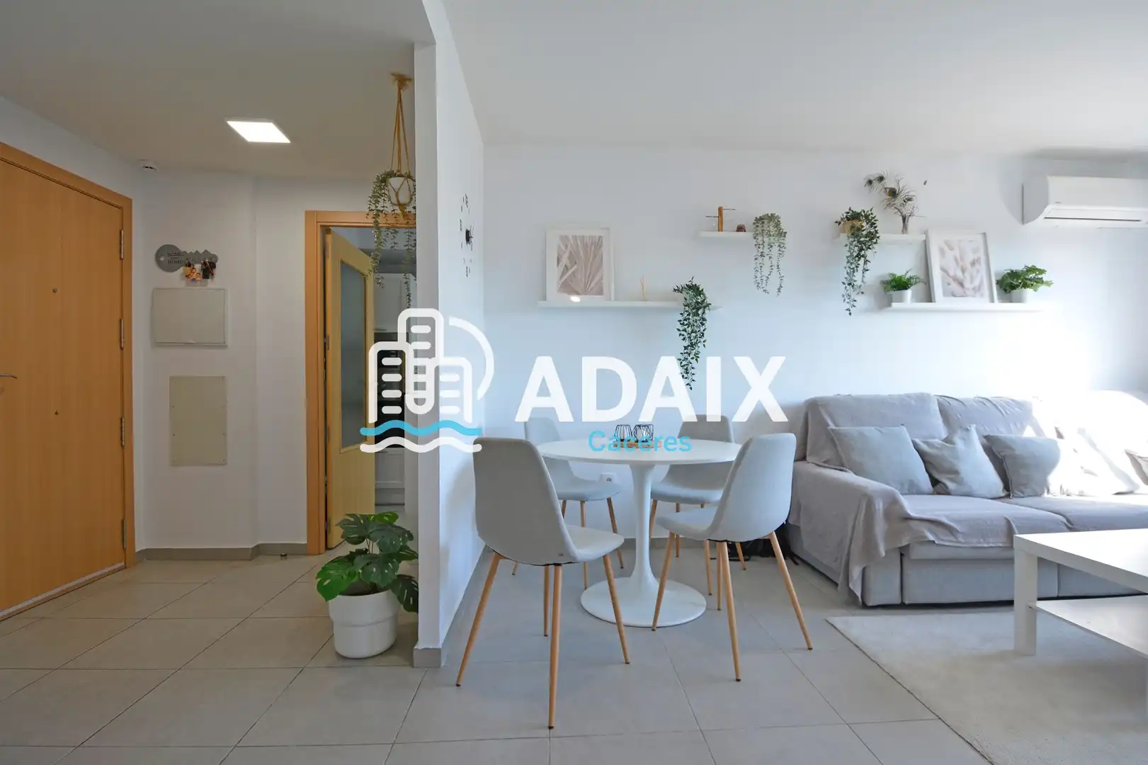 Sala d'estar de Pis en venda en Cáceres amb Aire condicionat