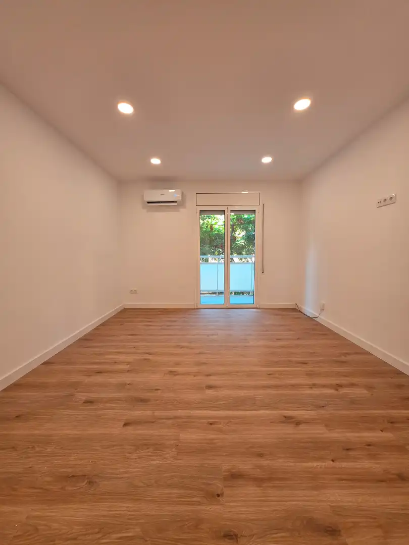 Wohnung zum Verkauf in Tarragona mit Klimaanlage, Heizung und Parkett