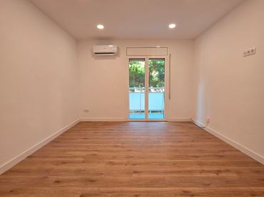 Wohnung mit Balkon zum Verkauf in Carrer de Reding