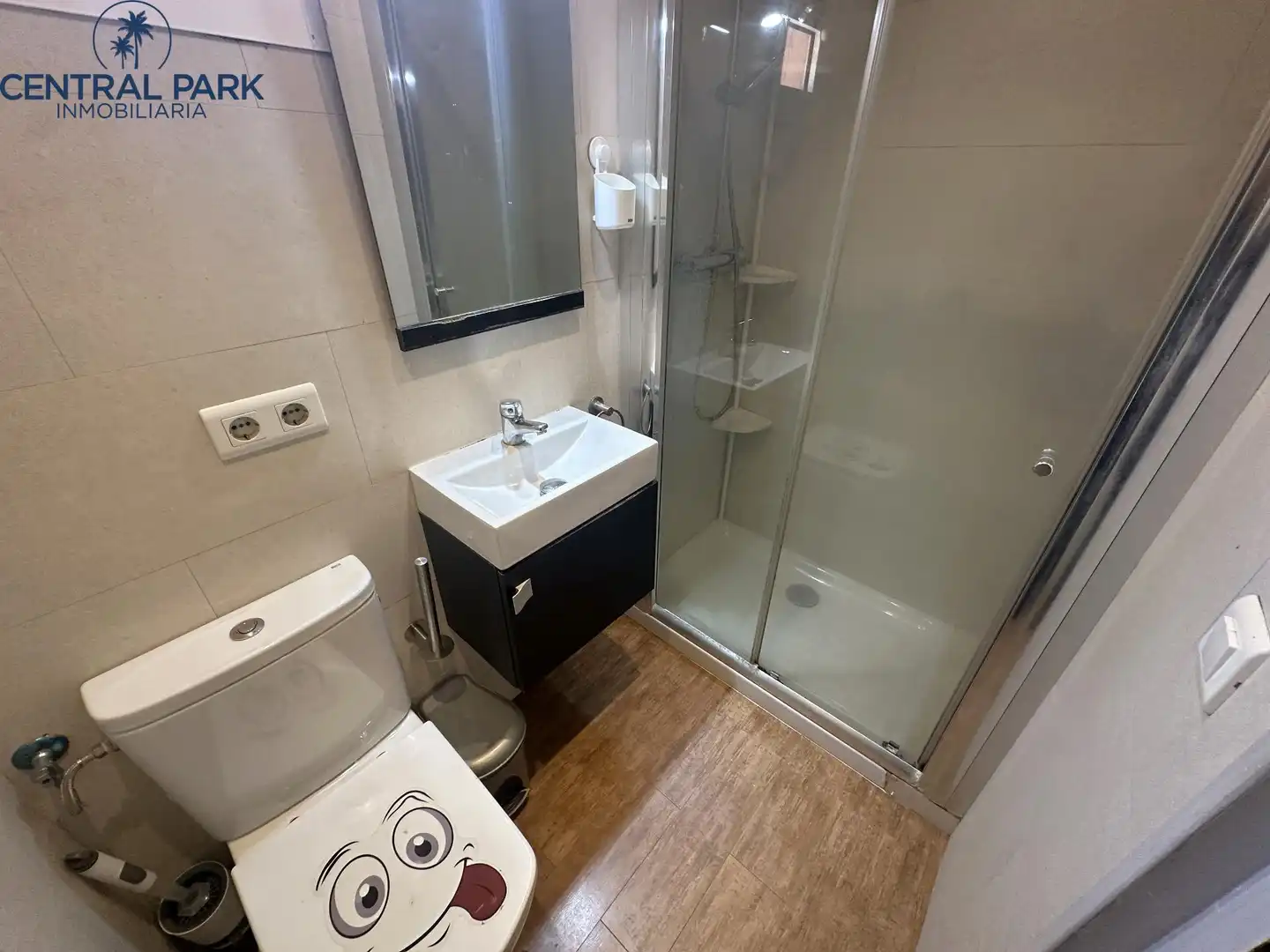 Bany de Apartament en venda en Salou amb Aire condicionat, Terrassa i Moblat