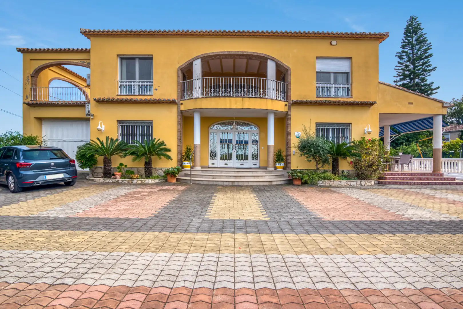Vista exterior de Casa o xalet en venda en Piles amb Aire condicionat, Calefacció i Jardí privat