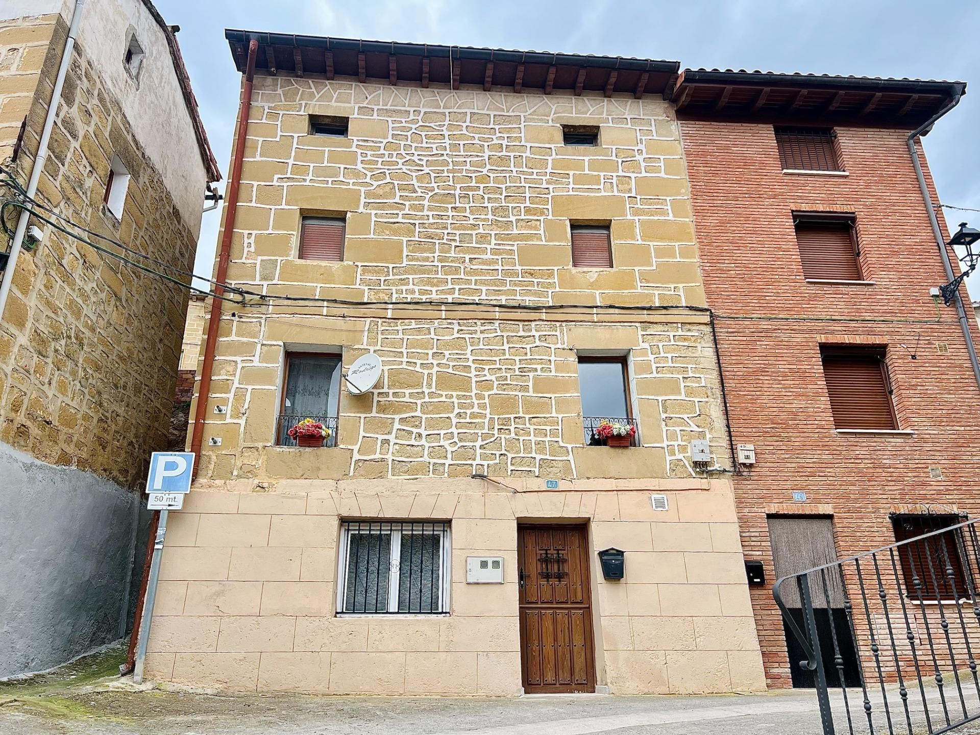 Vista exterior de Finca rústica en venda en Treviana amb Calefacció