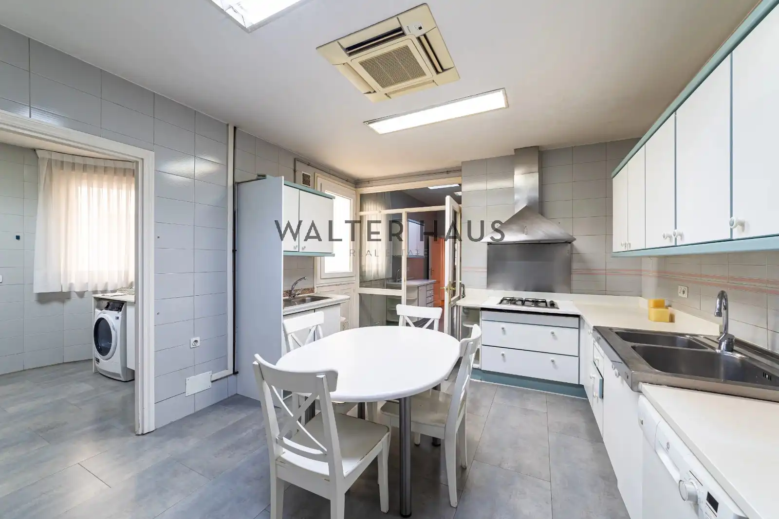 Flat with lift for sale in Calle de Modesto Lafuente, imagen 26