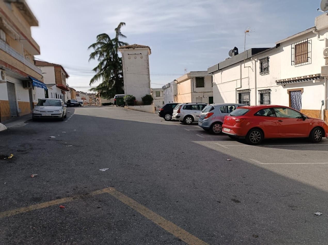 Aparcament de Casa adosada en venda en Pinos Puente amb Aire condicionat i Traster
