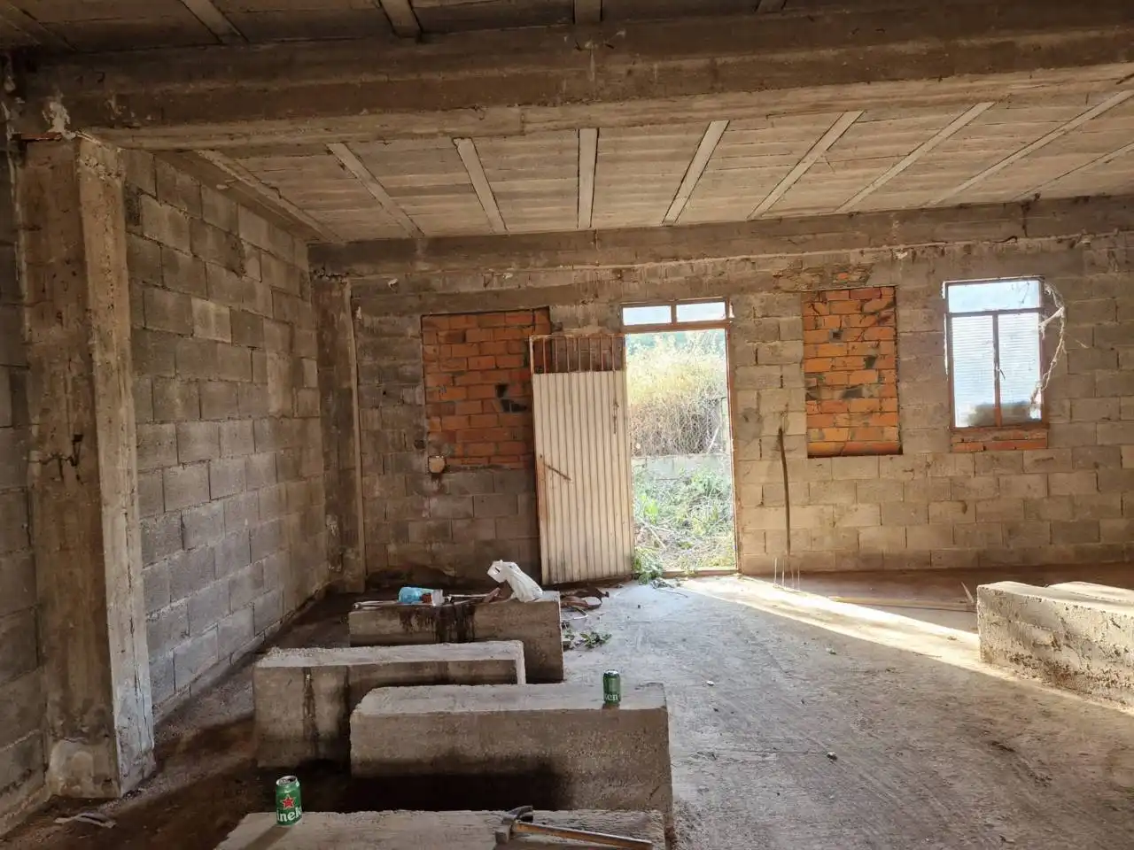 Houses for sale in Larouco