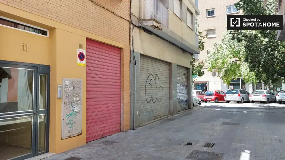 Habitación en En Corts - Doctor Waksman