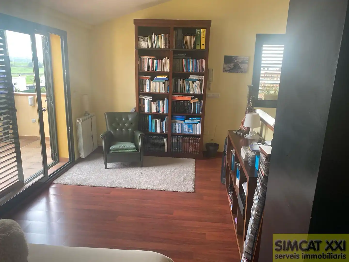 Sala de estar de Casa adosada en venta en Navata con Aire acondicionado, Calefacción y Parquet