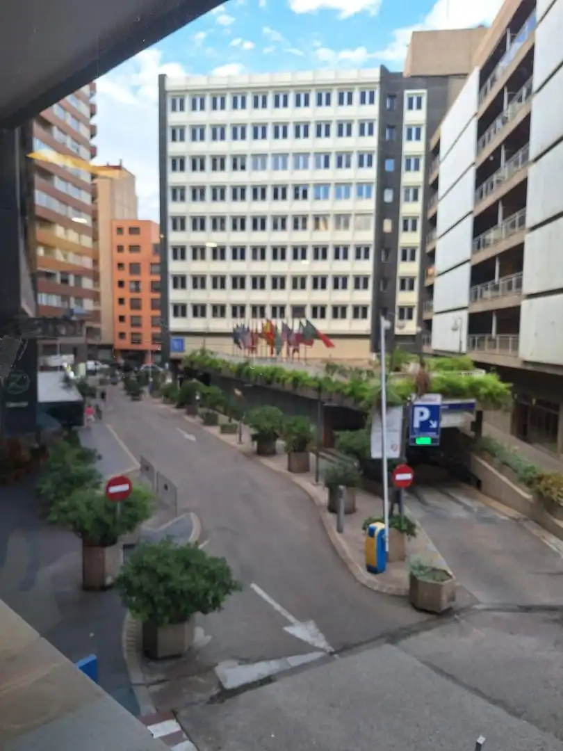 Vista exterior de Oficina en venda en Zaragoza