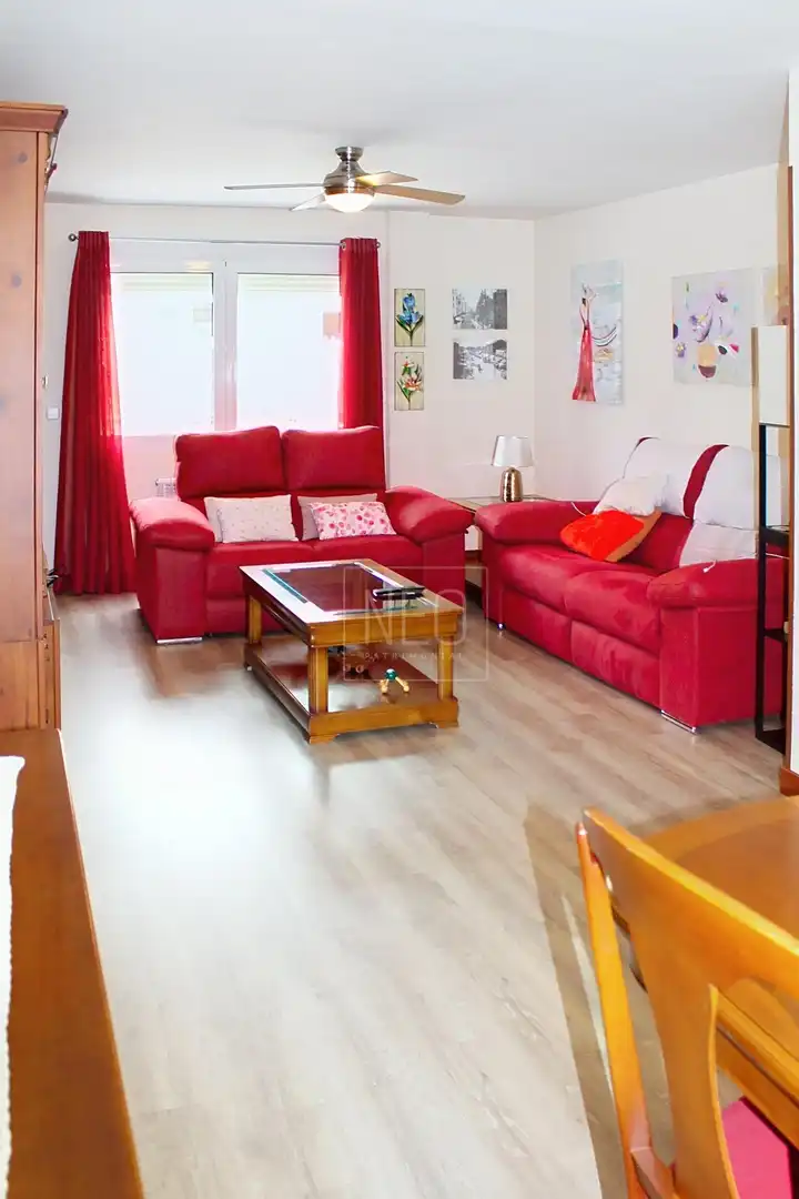 Sala d'estar de Casa adosada en venda en Getafe amb Calefacció, Jardí privat i Terrassa
